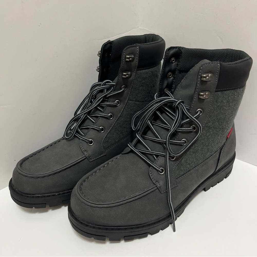 NEW Levi’s Arizona Lug Sole Combat Boot In    Charcoal Men's SZ 9.5